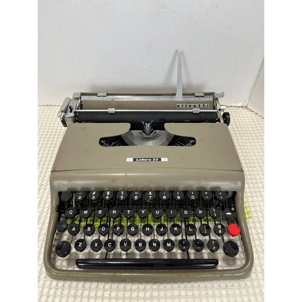 Vintage Olivetti Lettera 22 Portable Manual Typewriter with Case Made in Italy